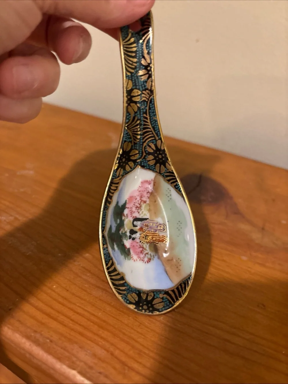 Japenese Porcelain Bowl with Spoon - Picture 5 of 10